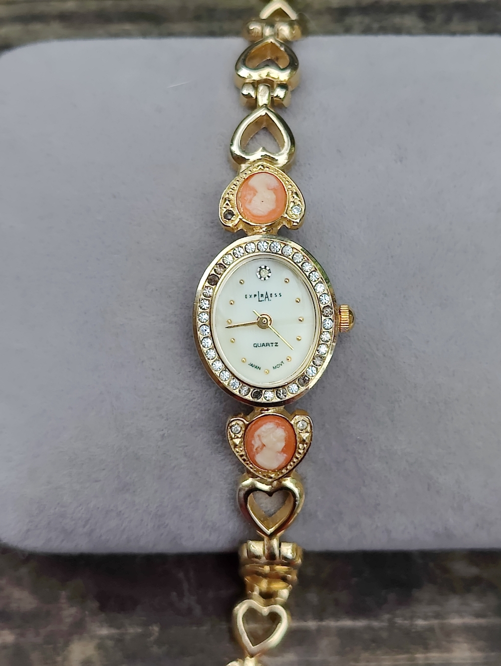 Vintage LA Express Cameo Watch - Picture 6 of 9